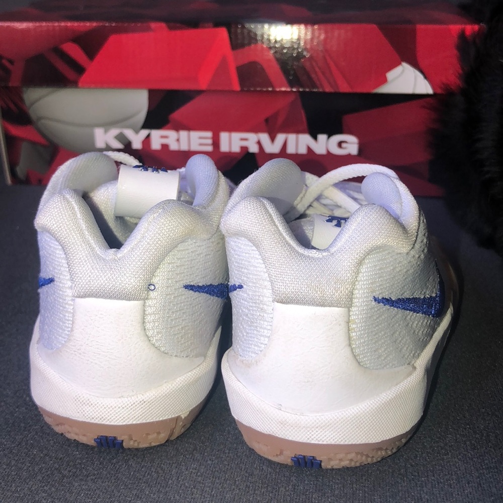 Kyrie Irving kids shoes